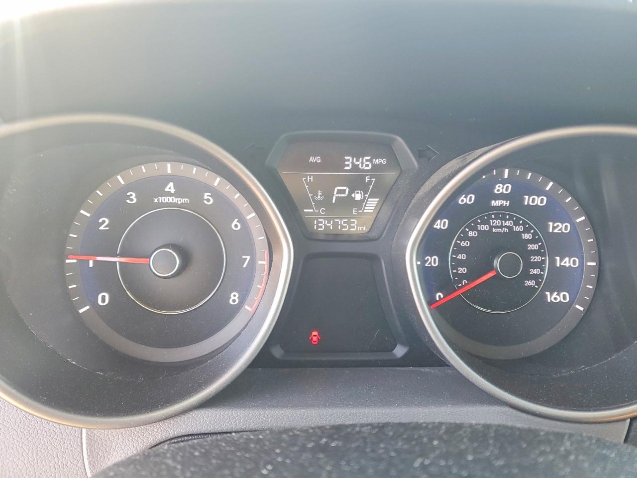 2016 HYUNDAI ELANTRA SE photo 9
