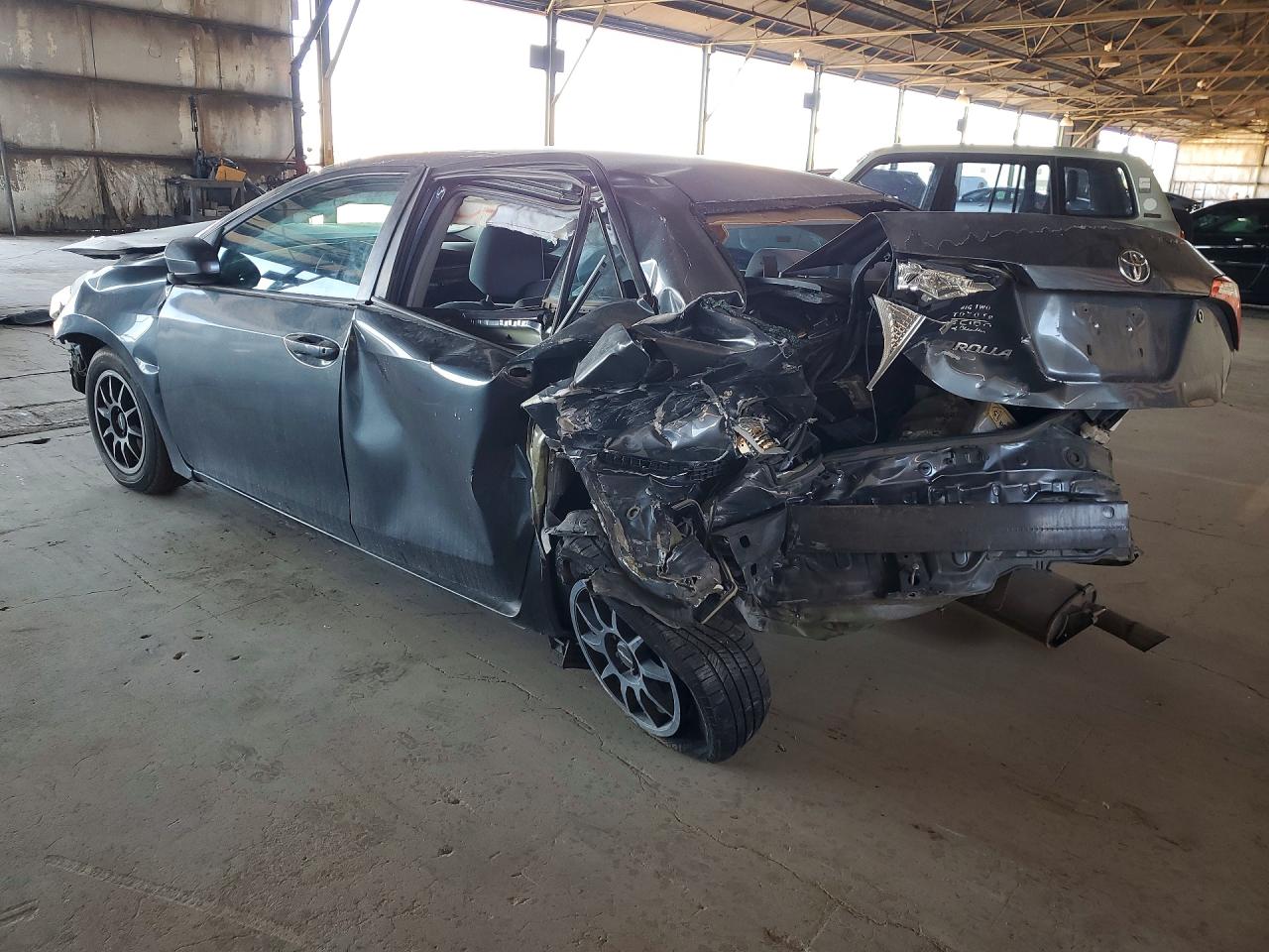 2015 TOYOTA COROLLA L photo 2