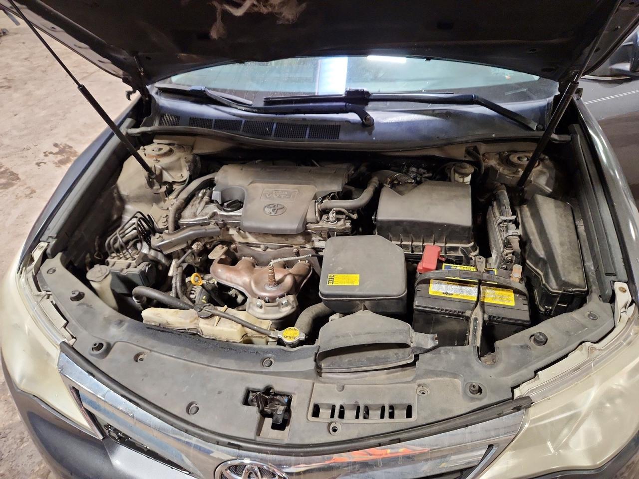 2012 TOYOTA CAMRY XLE photo 31
