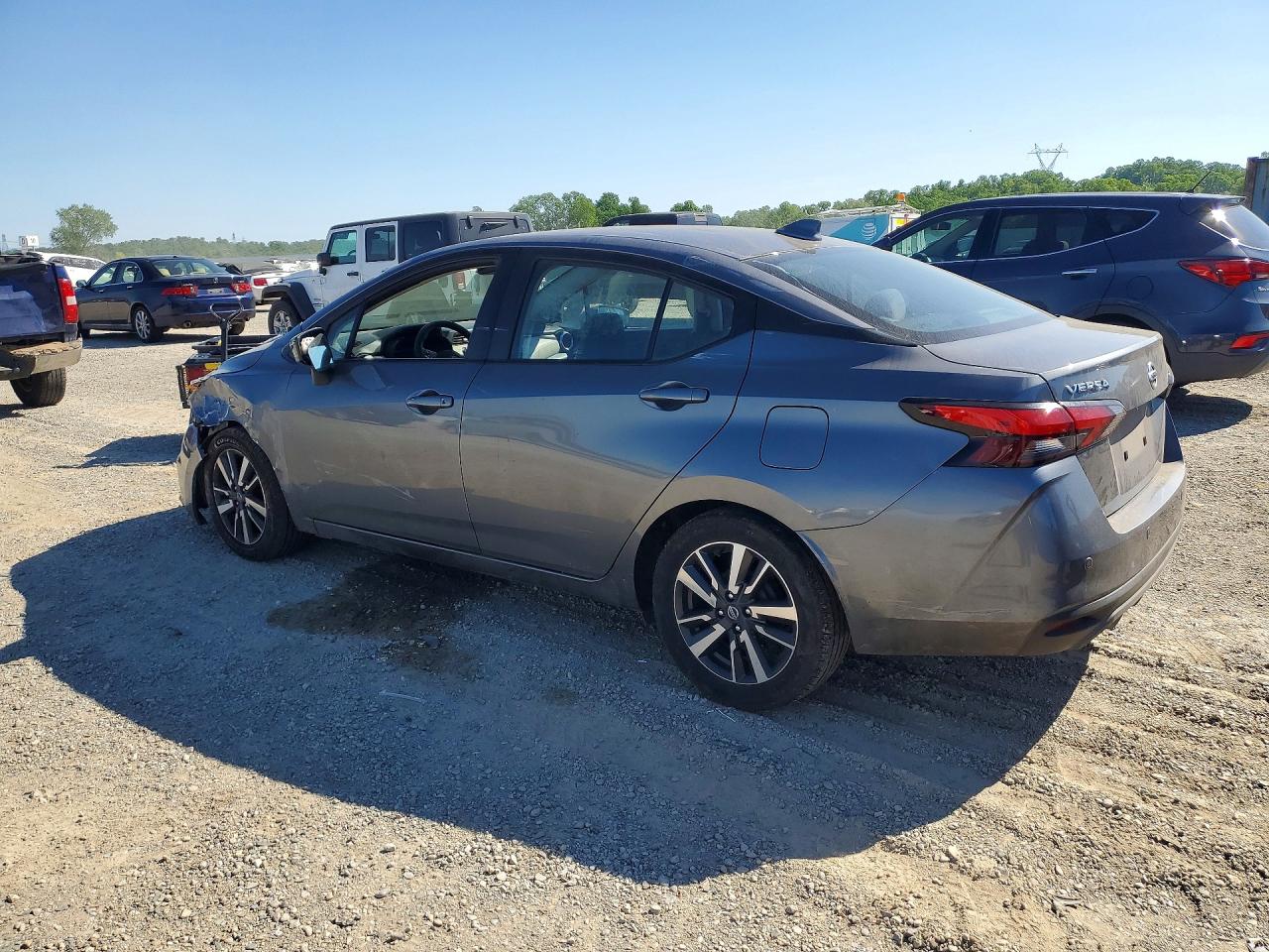 2021 NISSAN VERSA SV photo 2
