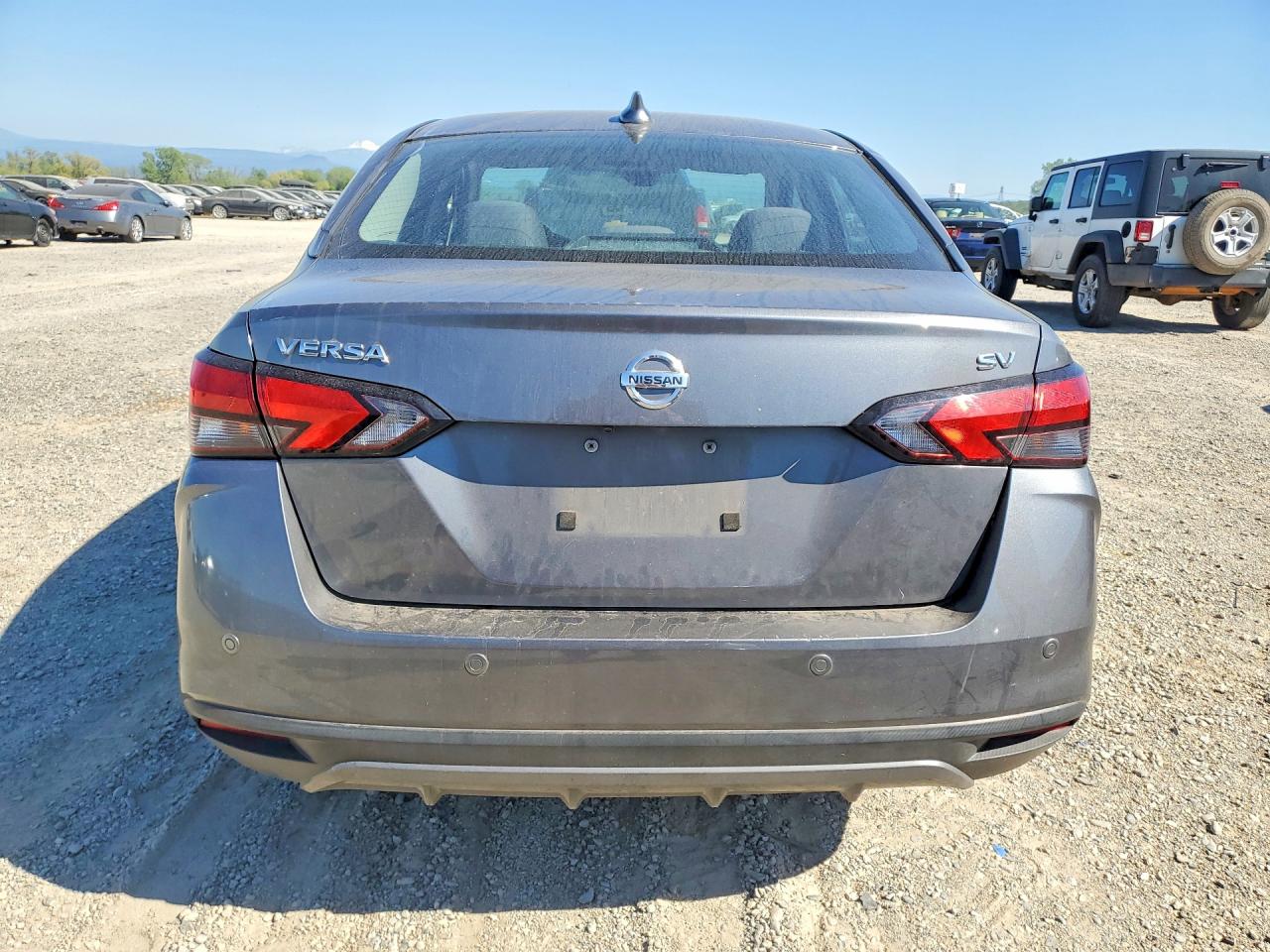2021 NISSAN VERSA SV photo 6