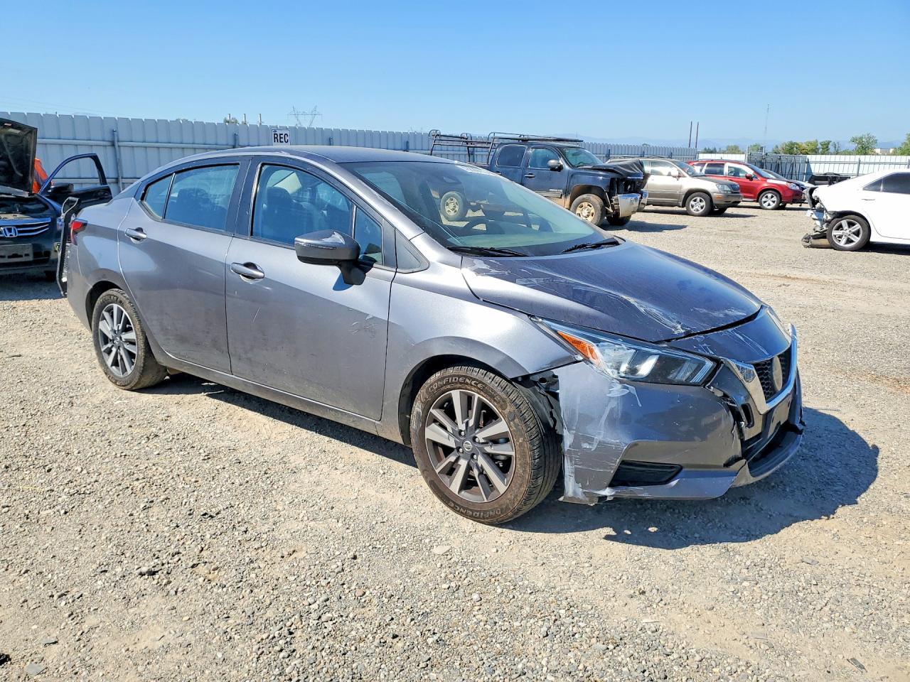 2021 NISSAN VERSA SV photo 4