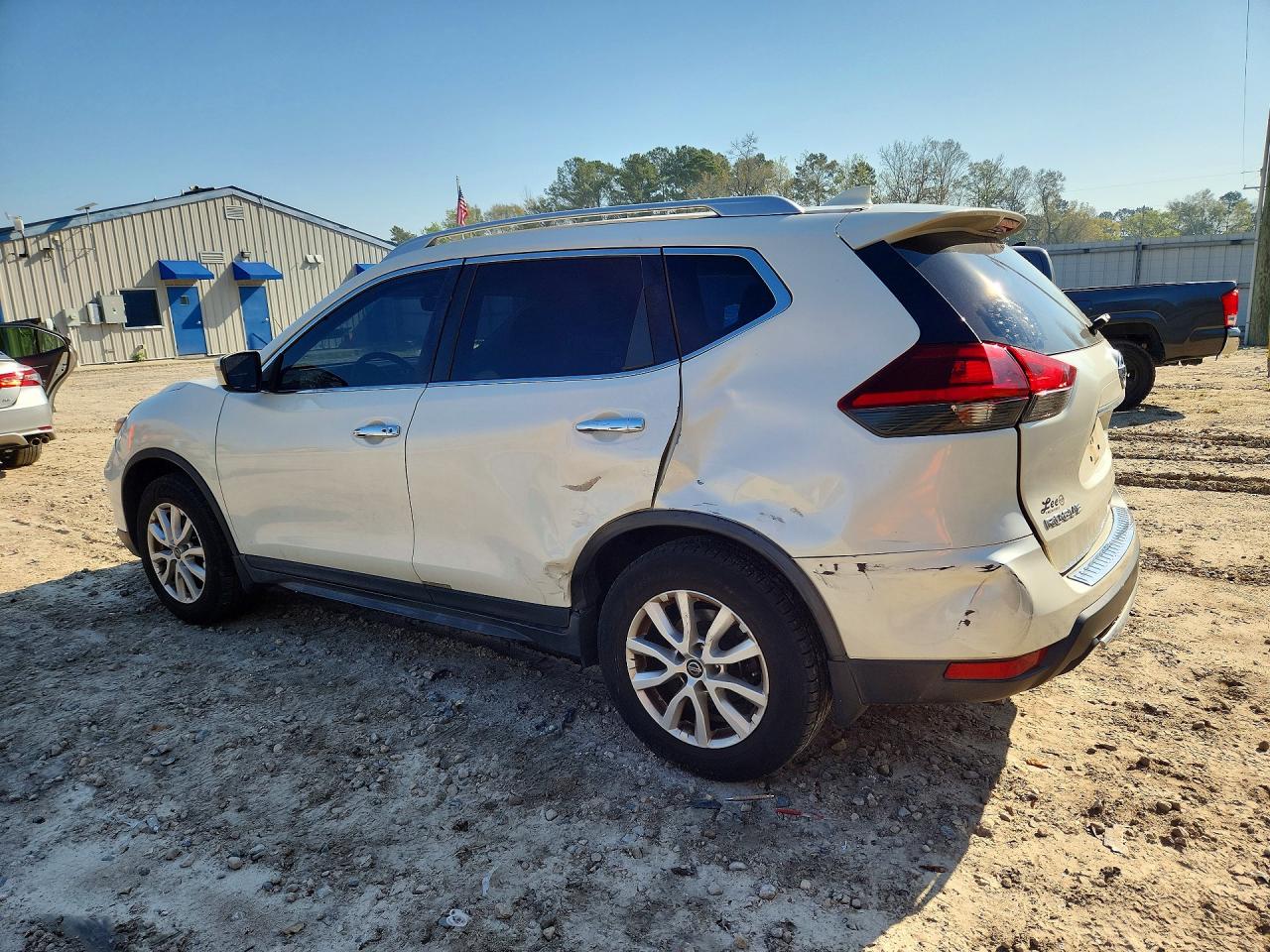2018 NISSAN ROGUE SV photo 3