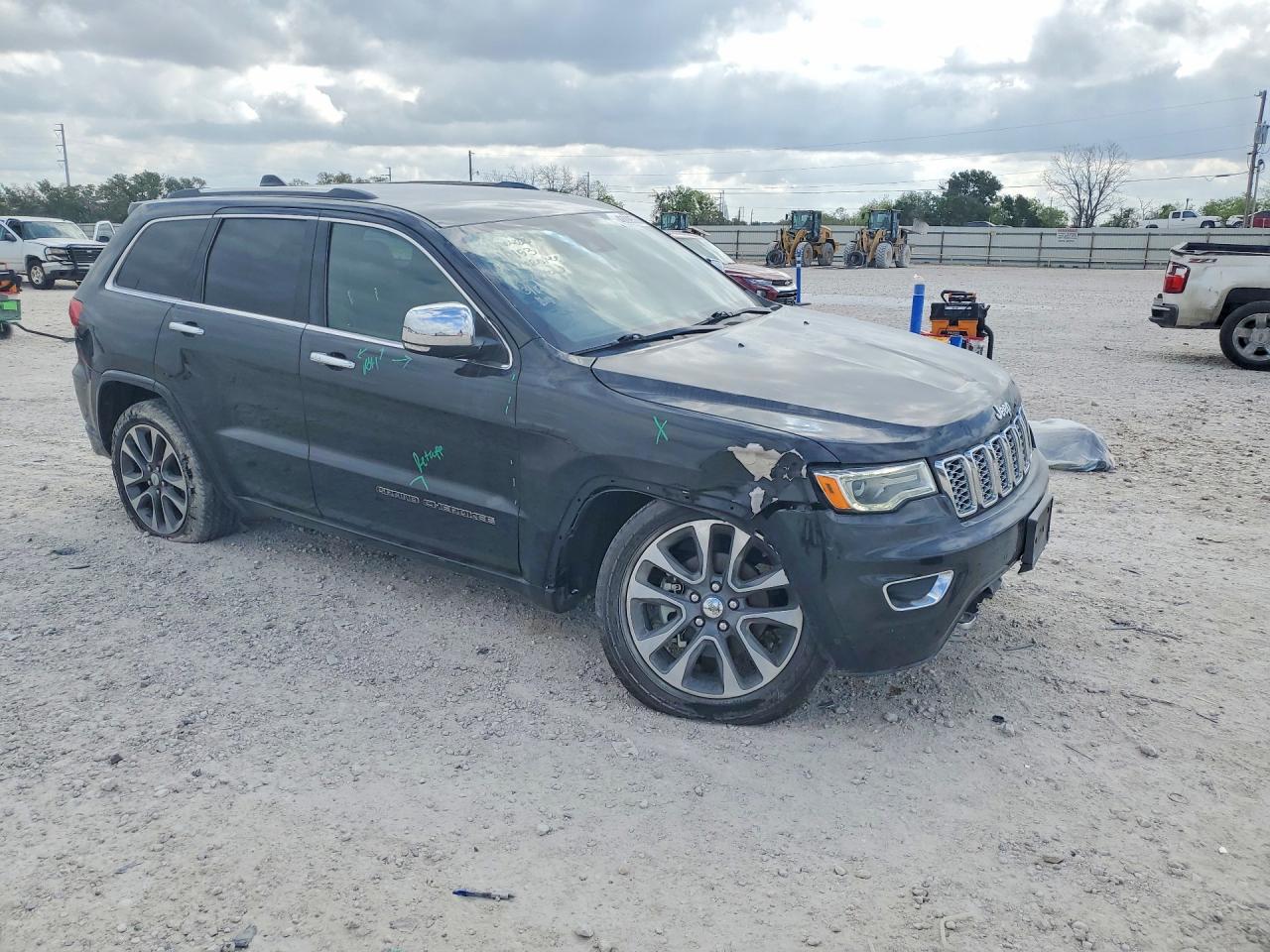 2018 JEEP GRAND CHEROKEE OVERLAND photo 4
