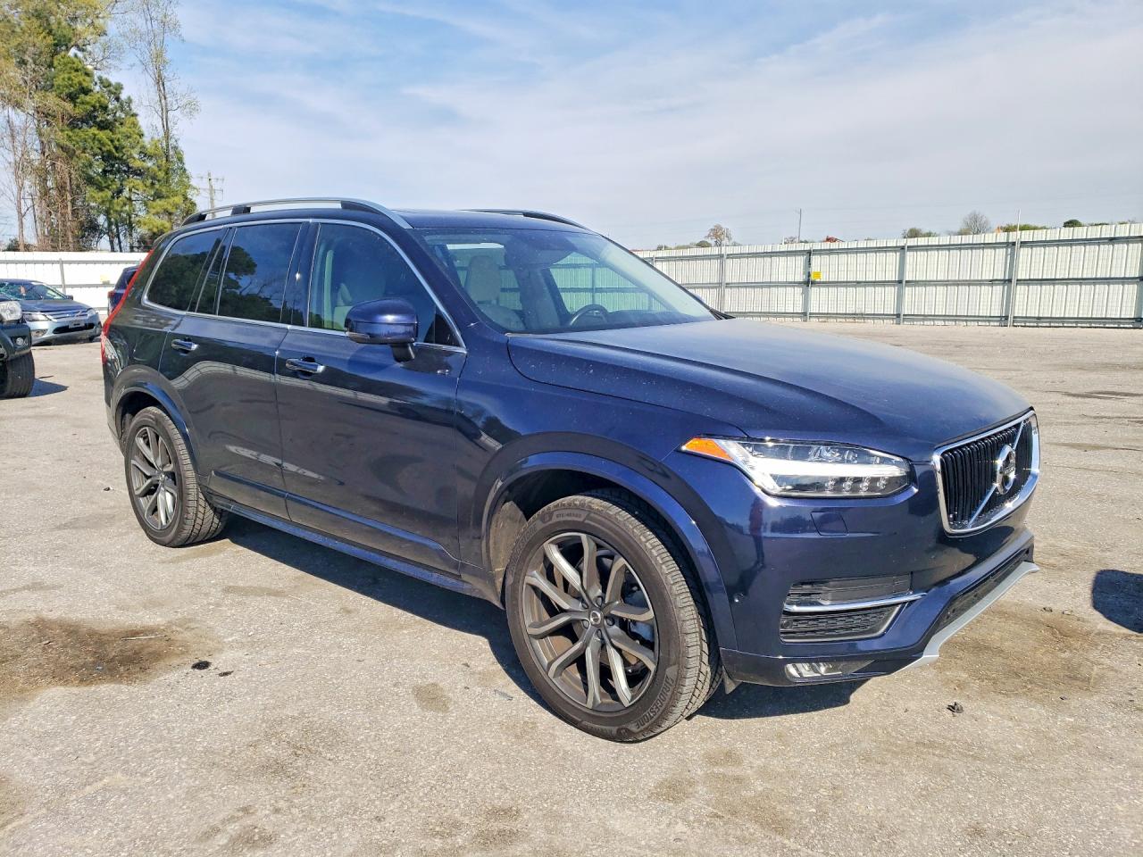 2019 VOLVO XC90 T6 MOMENTUM photo 10