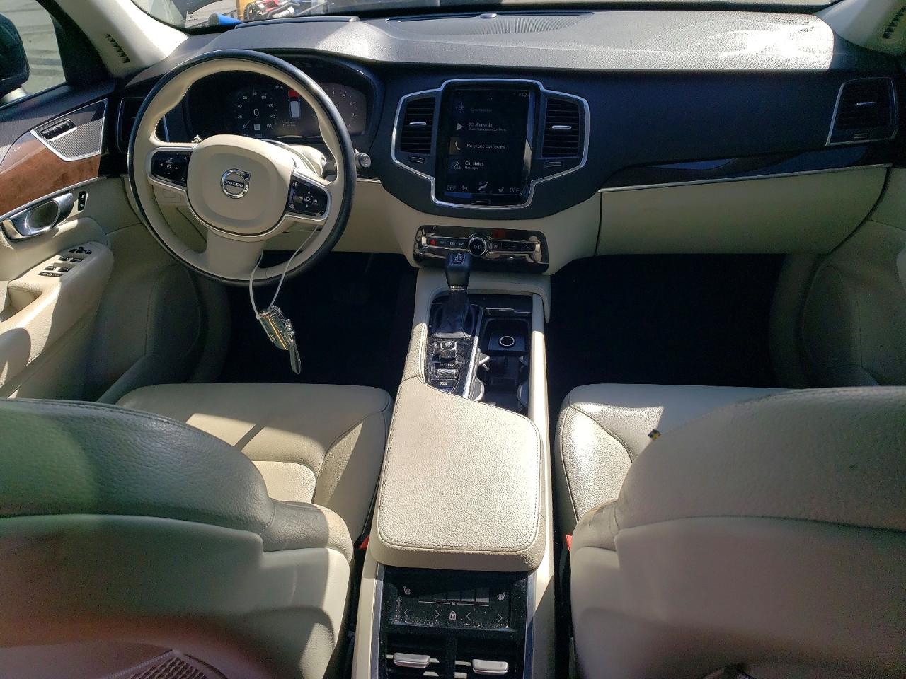 2019 VOLVO XC90 T6 MOMENTUM photo 22