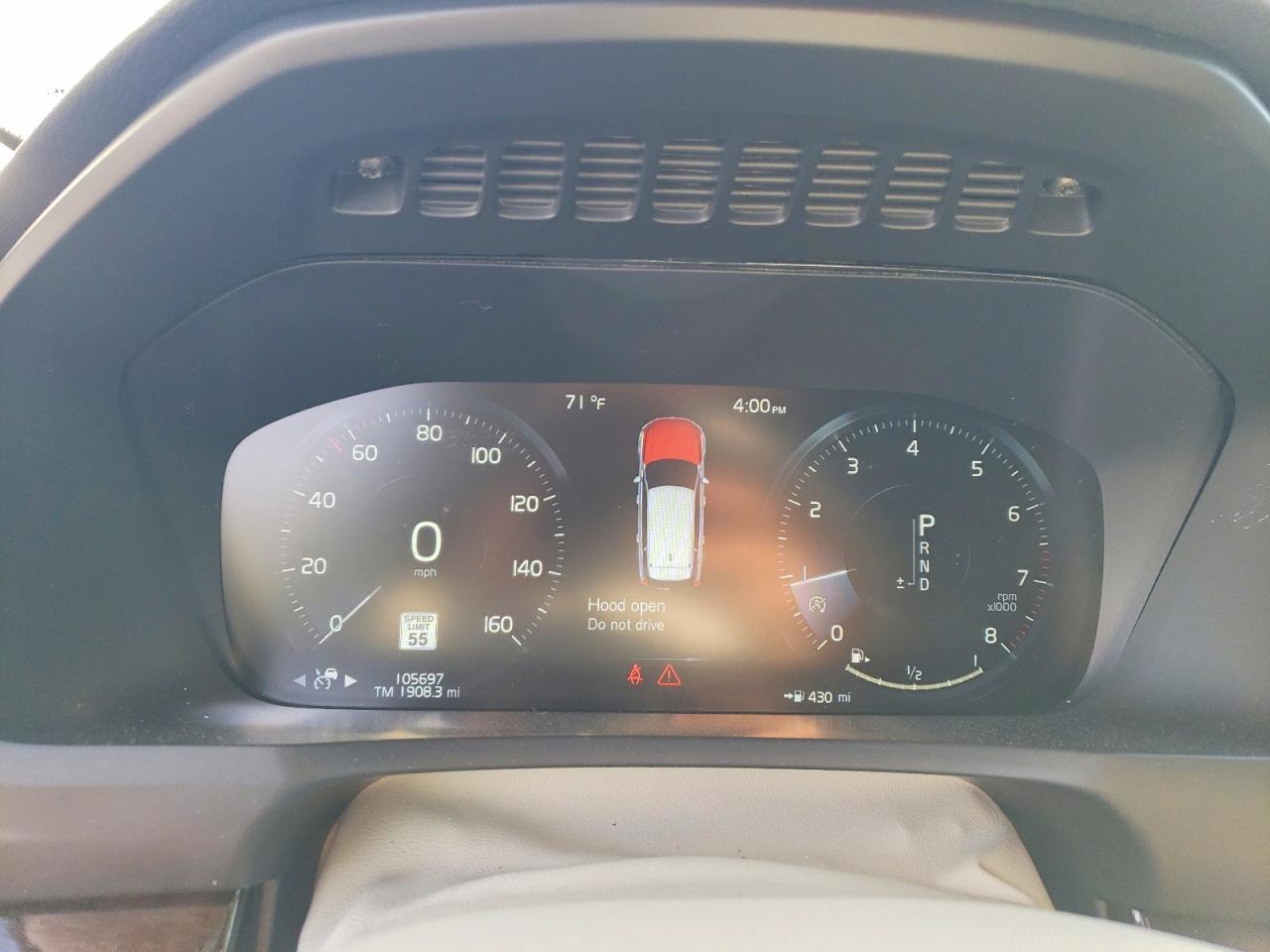 2019 VOLVO XC90 T6 MOMENTUM photo 25