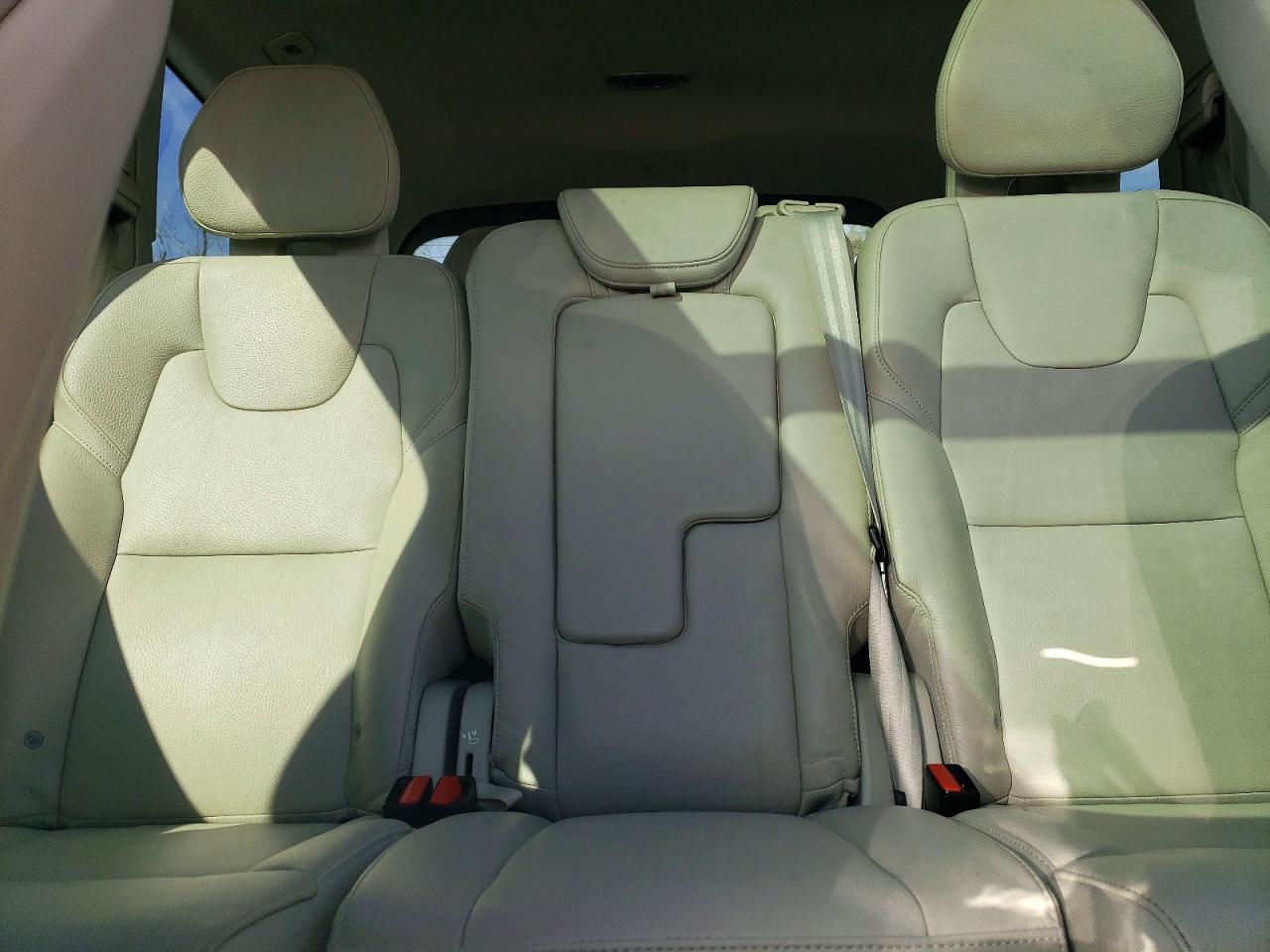 2019 VOLVO XC90 T6 MOMENTUM photo 28