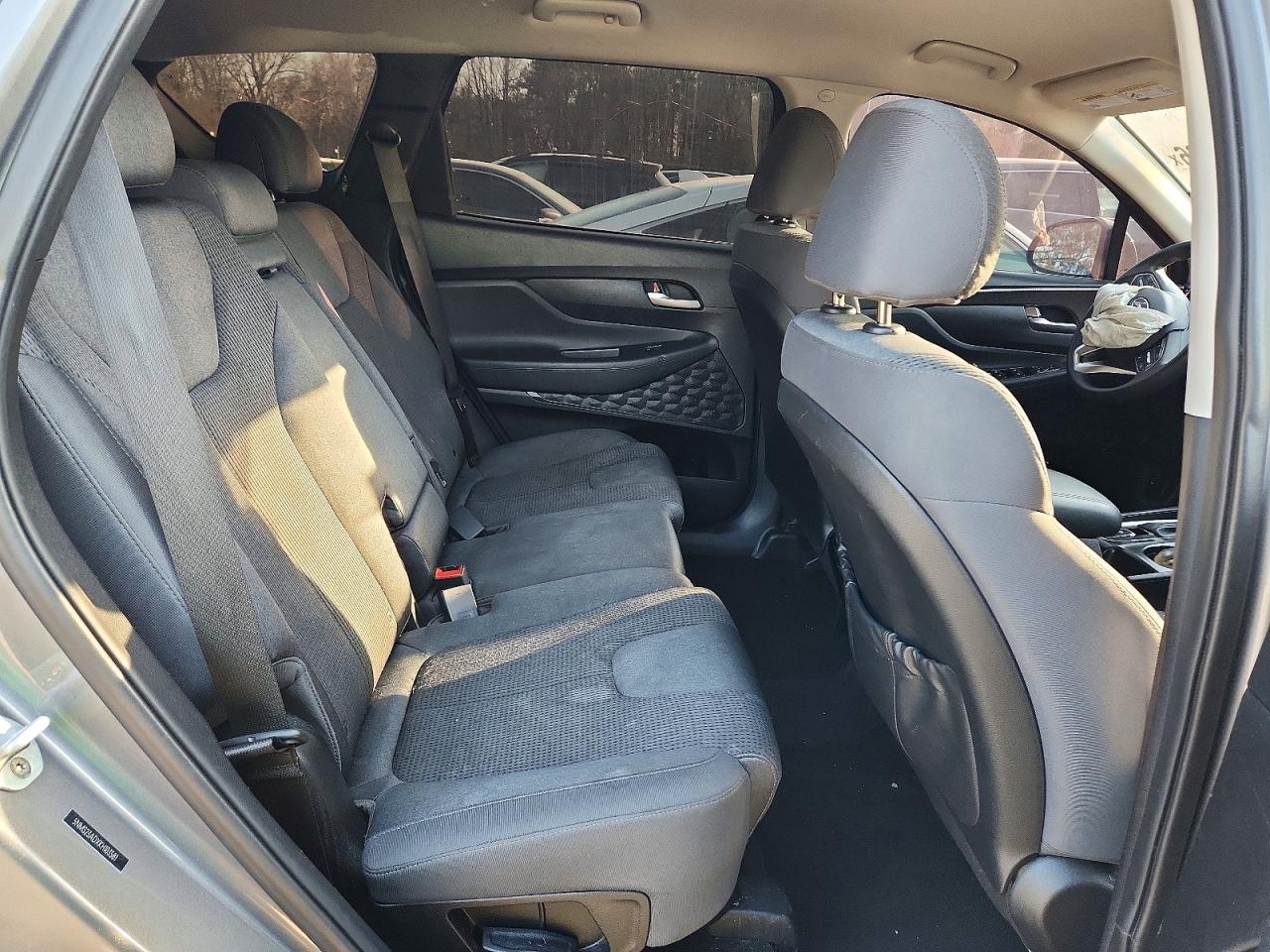 2019 HYUNDAI SANTA FE SE 2.4L photo 31