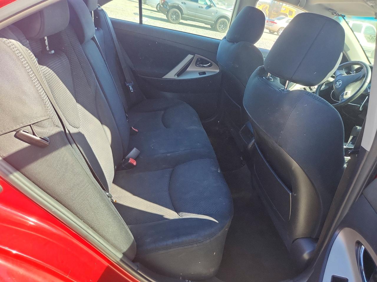 2010 TOYOTA CAMRY photo 19