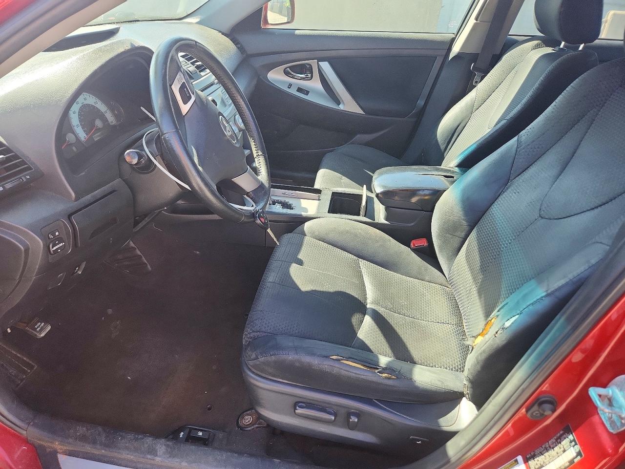 2010 TOYOTA CAMRY photo 13