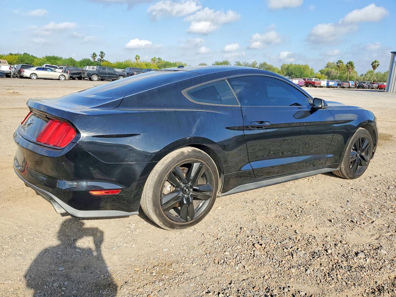 2016 FORD MUSTANG photo 7