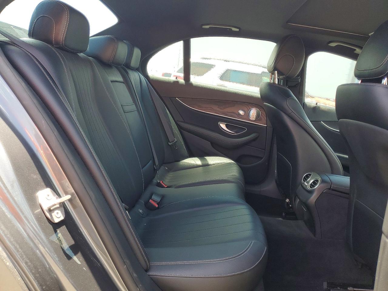 2017 MERCEDES-BENZ E 300 photo 19