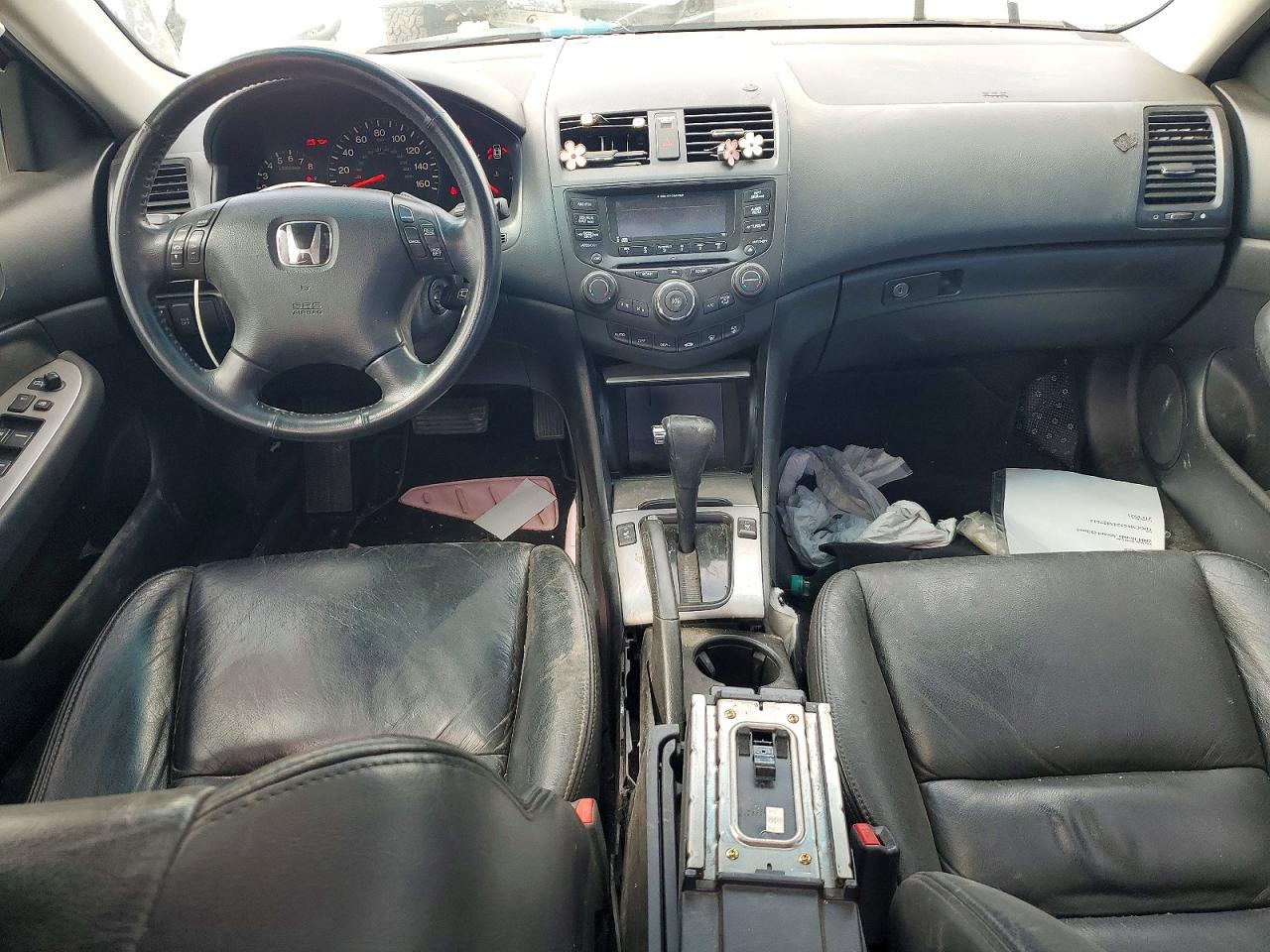 2004 HONDA ACCORD photo 15