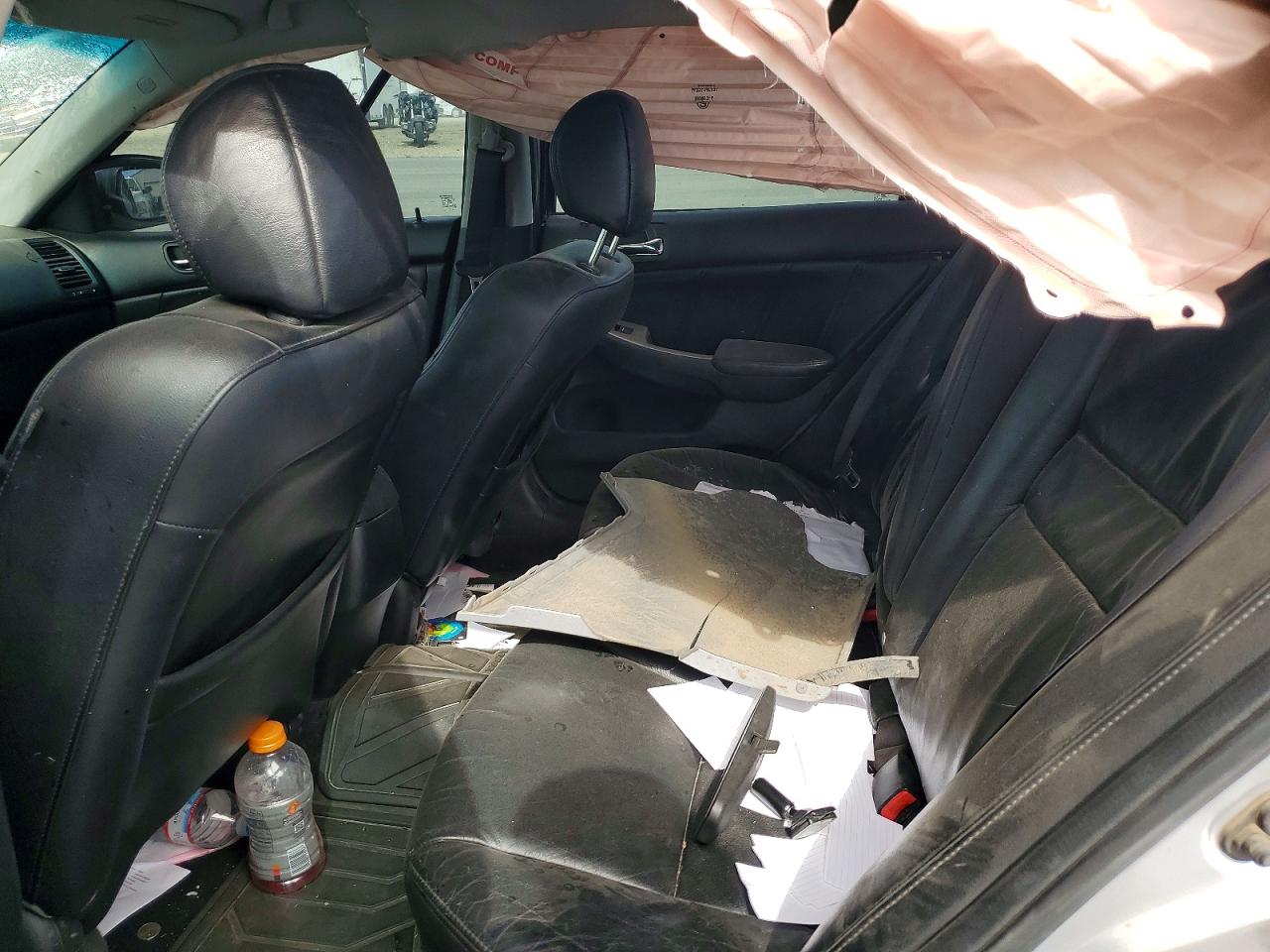 2004 HONDA ACCORD photo 19