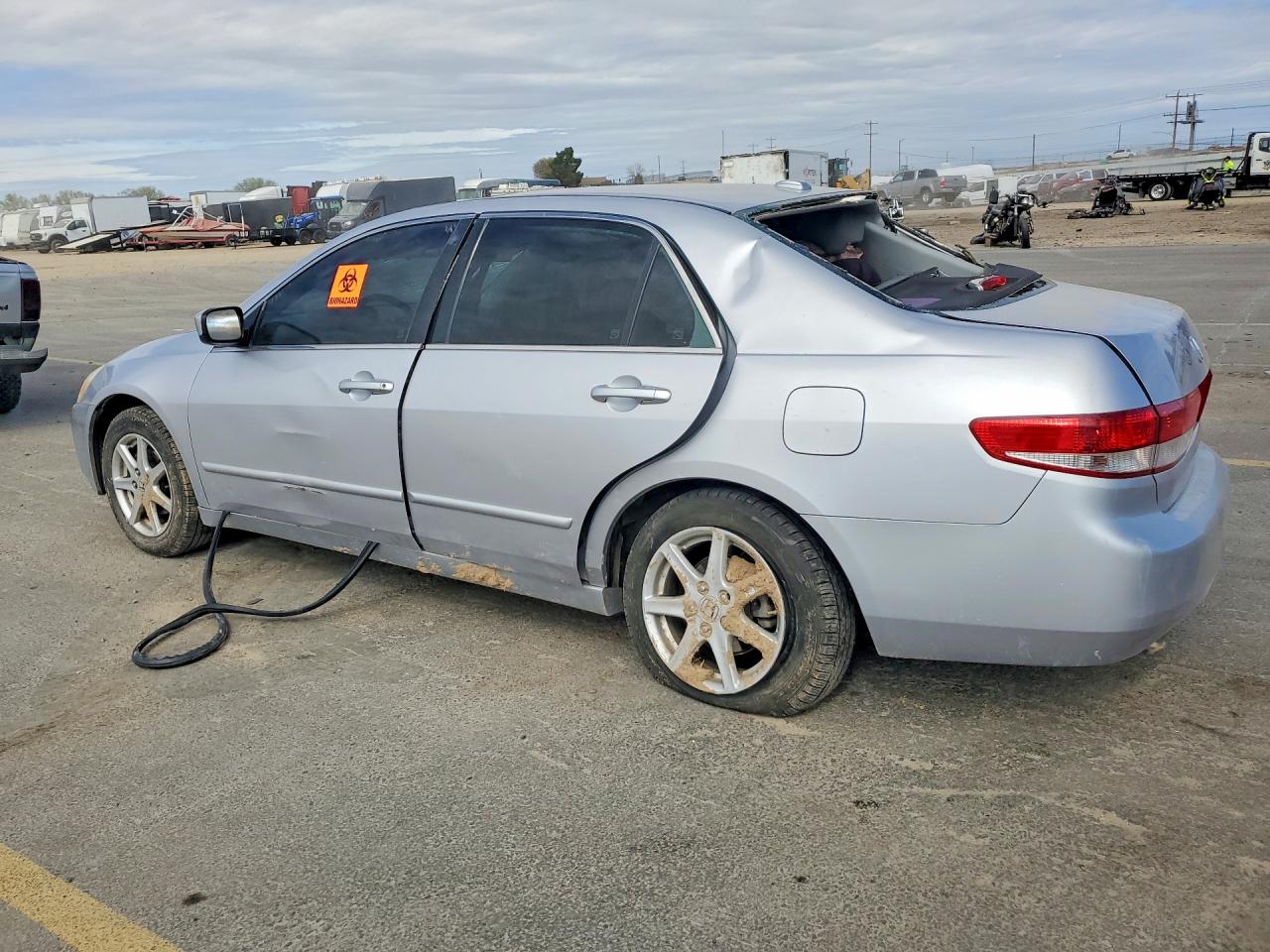 2004 HONDA ACCORD photo 3