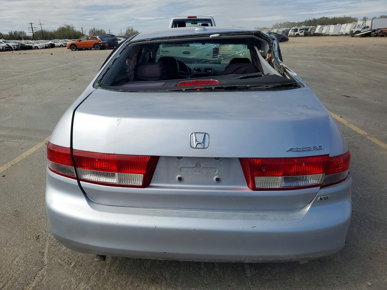 2004 HONDA ACCORD photo 11
