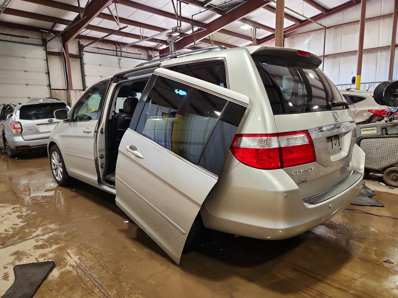 2007 HONDA ODYSSEY TOURING photo 3