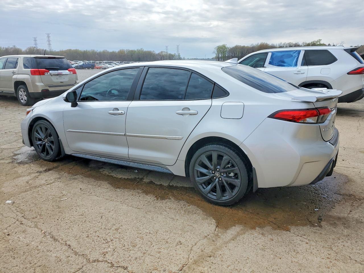 2023 TOYOTA COROLLA XSE photo 3