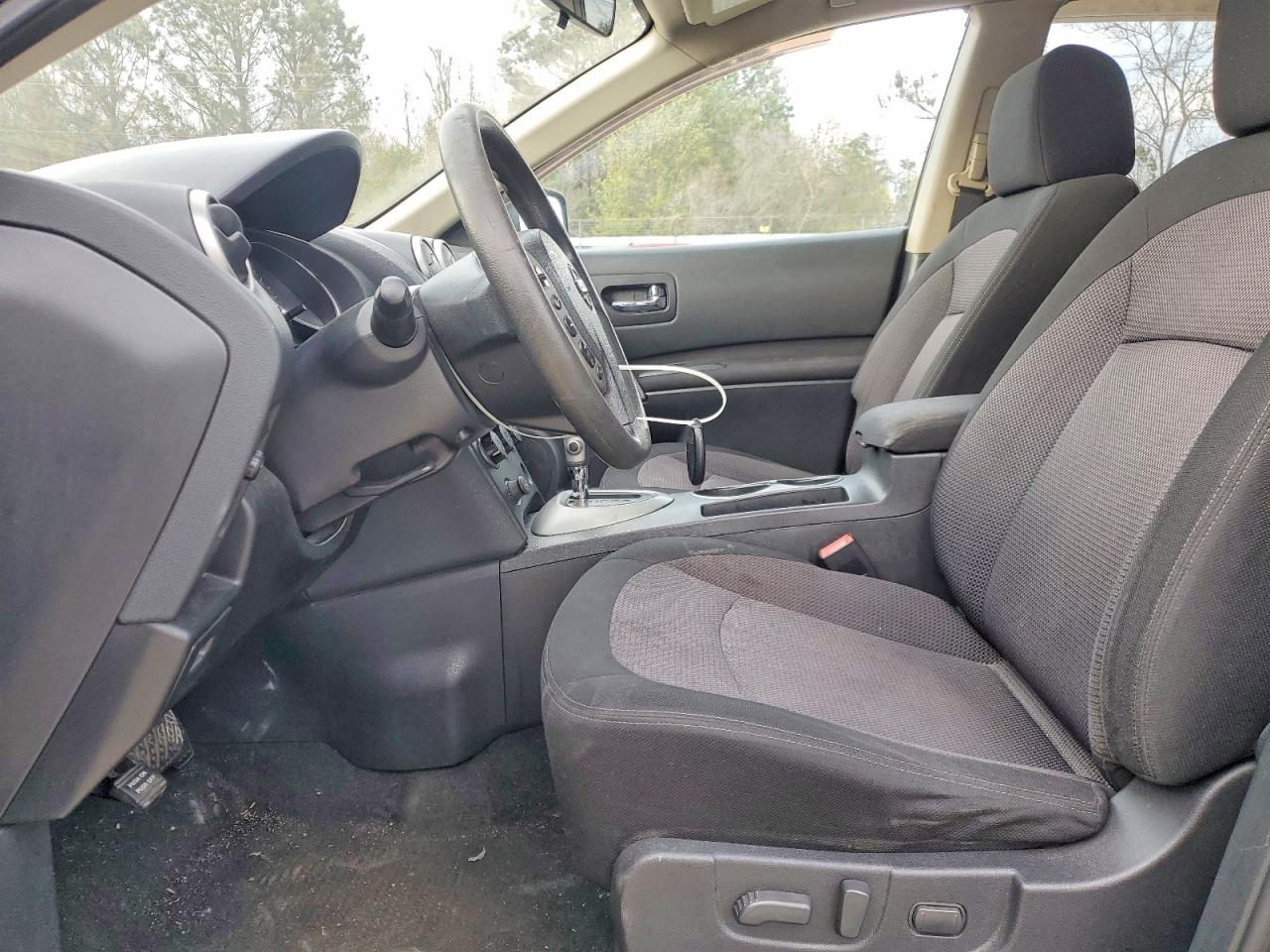 2011 NISSAN ROGUE S photo 13