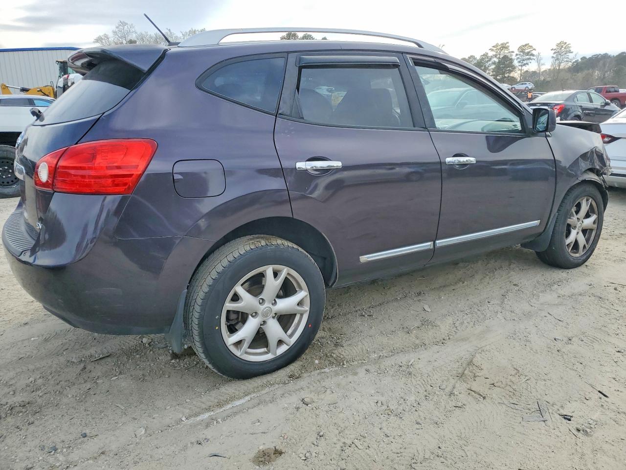 2011 NISSAN ROGUE S photo 5