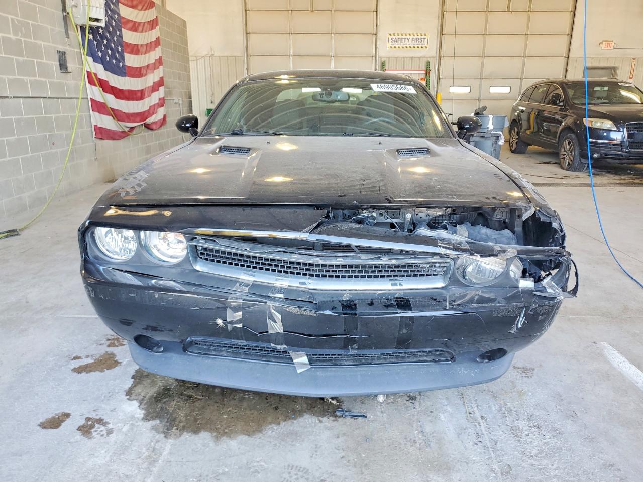 2013 DODGE CHALLENGER SXT photo 9