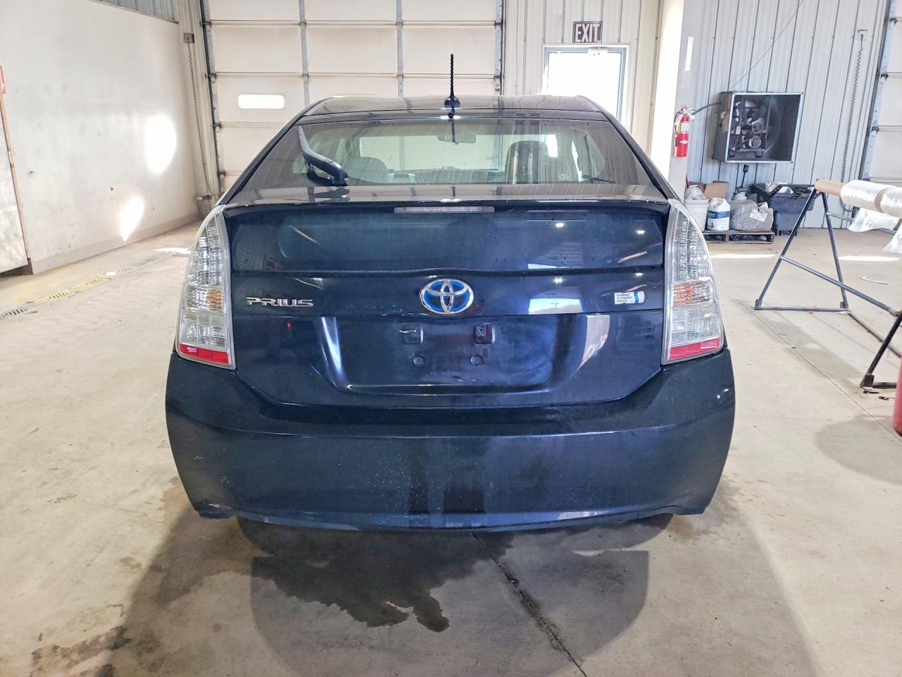 2011 TOYOTA PRIUS TWO photo 11