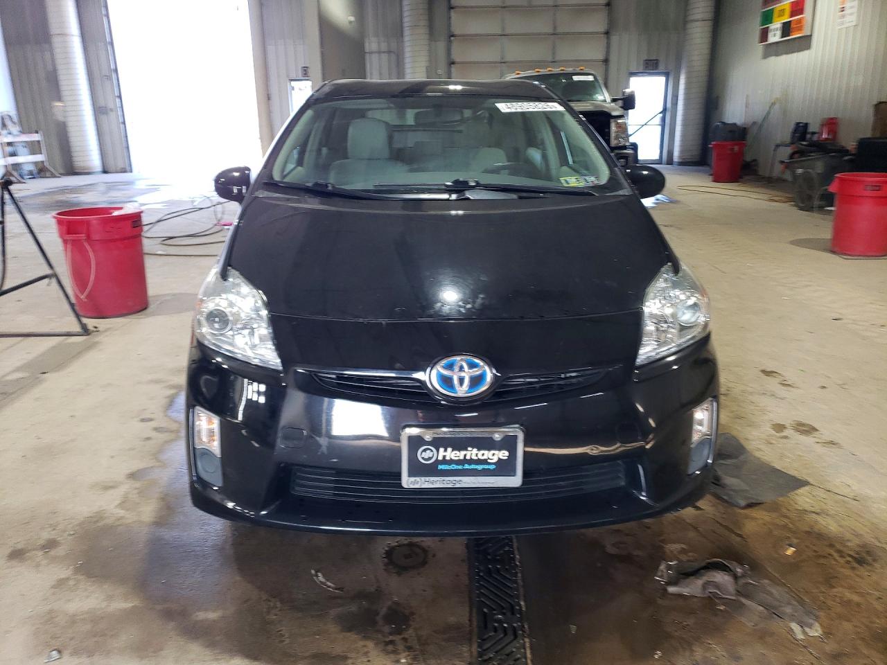 2011 TOYOTA PRIUS TWO photo 9