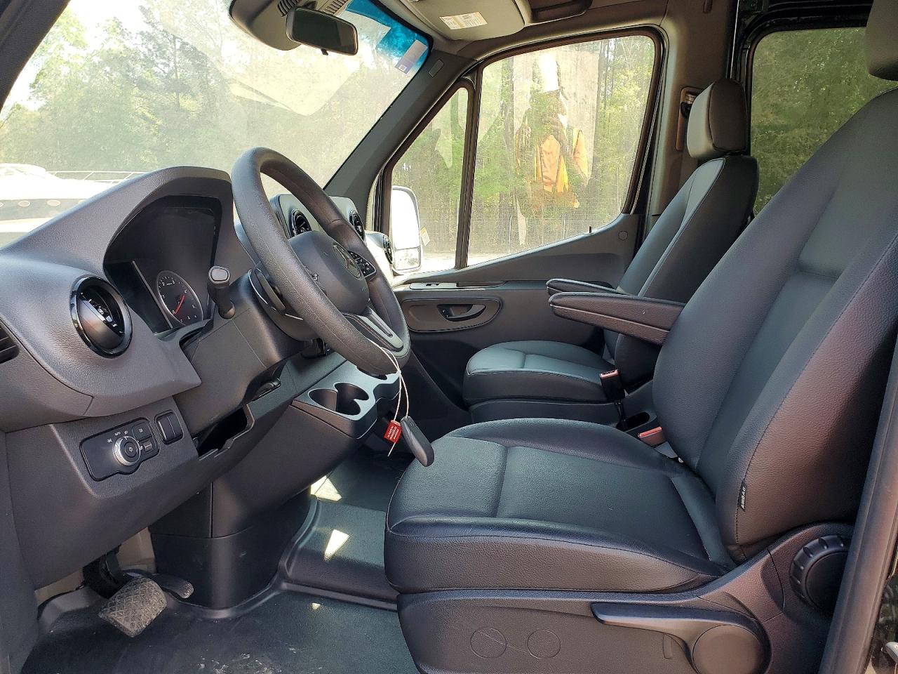 2024 MERCEDES-BENZ SPRINTER 2500 photo 7