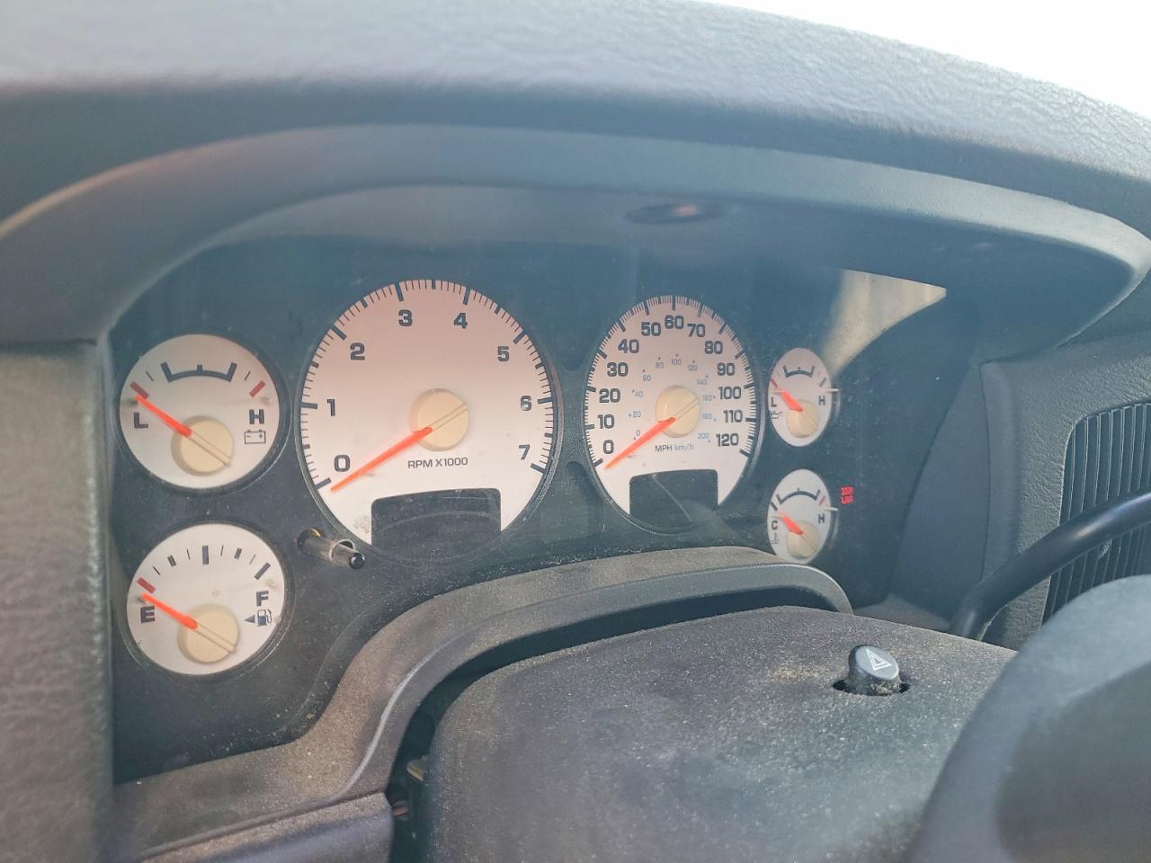 2004 DODGE RAM 1500 ST photo 9