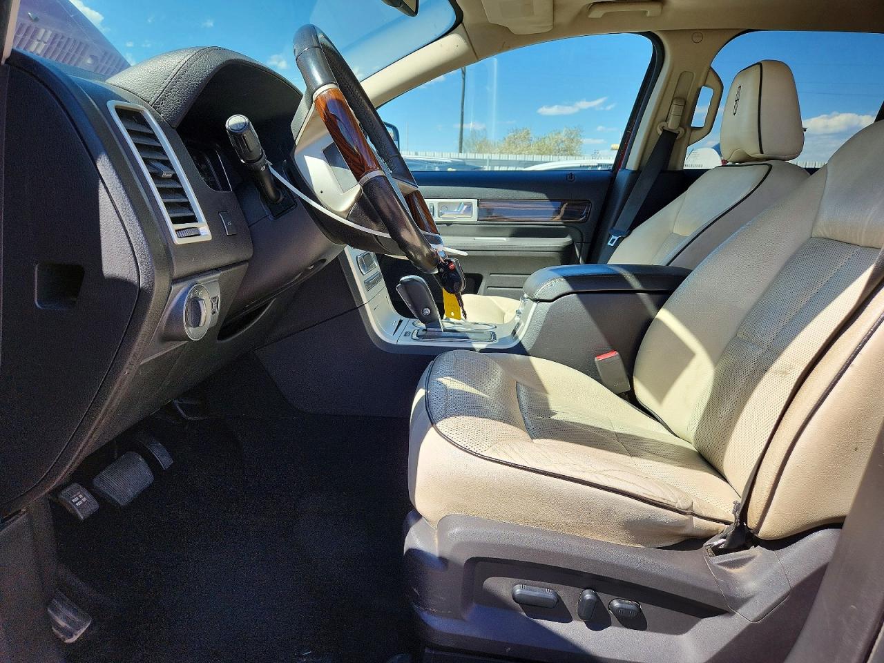 2010 LINCOLN MKX photo 13