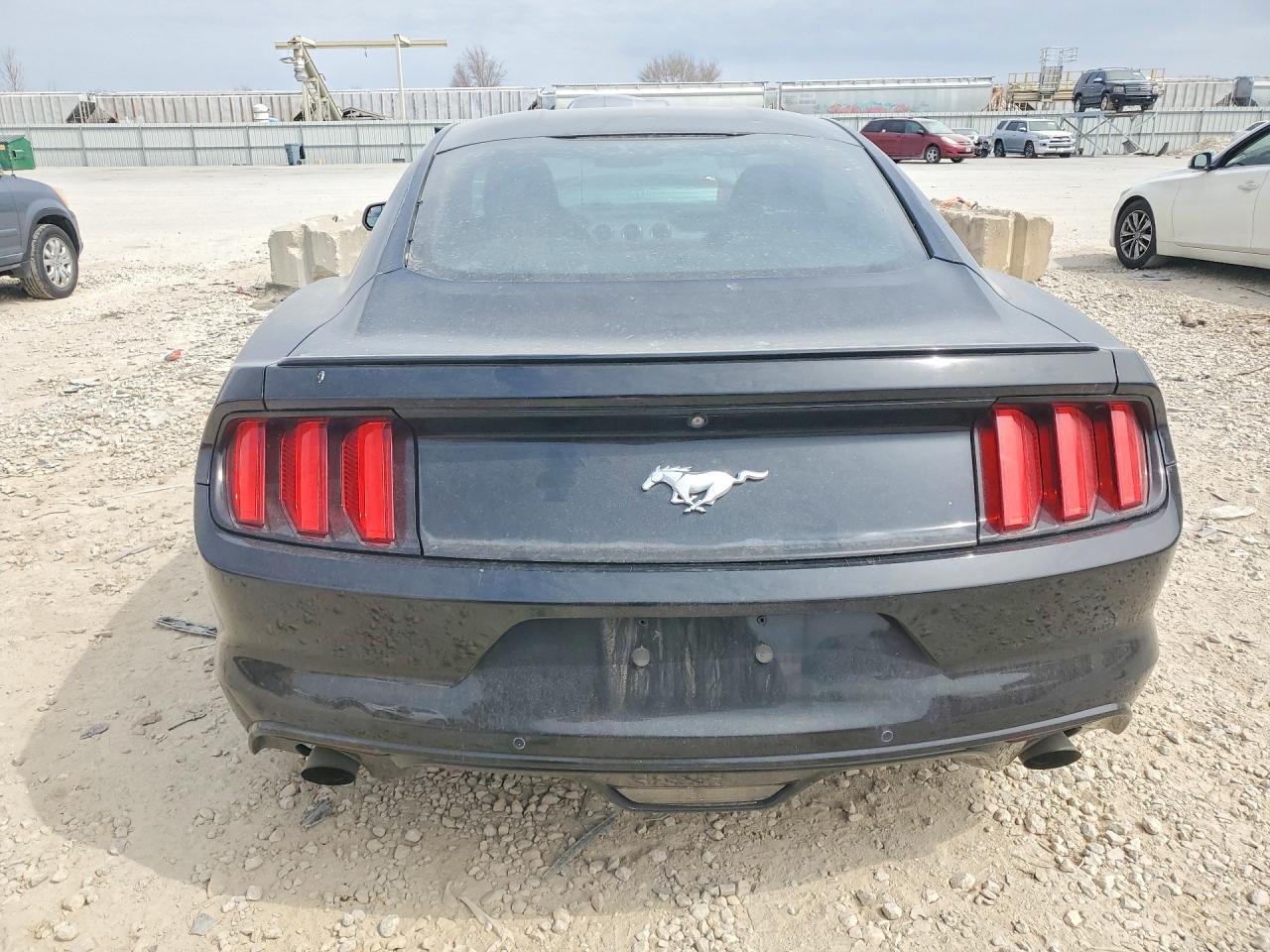 2015 FORD MUSTANG photo 11