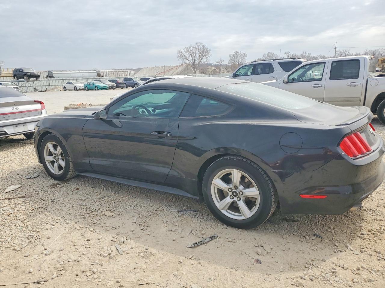 2015 FORD MUSTANG photo 3