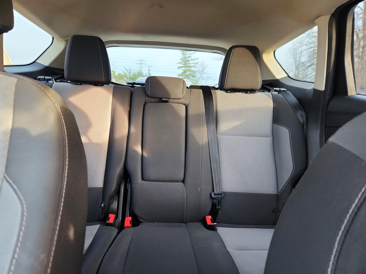 2017 FORD ESCAPE SE photo 19