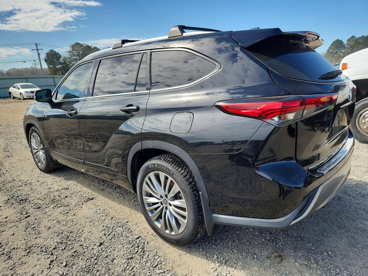 2021 TOYOTA HIGHLANDER PLATINUM photo 2