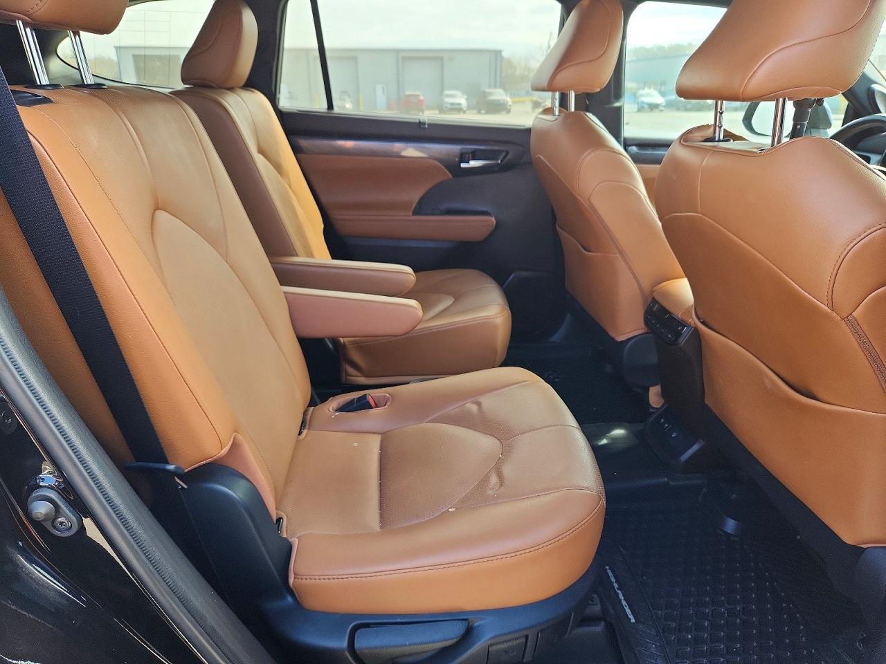 2021 TOYOTA HIGHLANDER PLATINUM photo 10