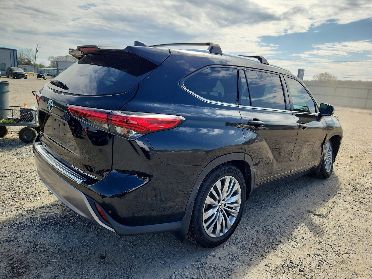 2021 TOYOTA HIGHLANDER PLATINUM photo 3