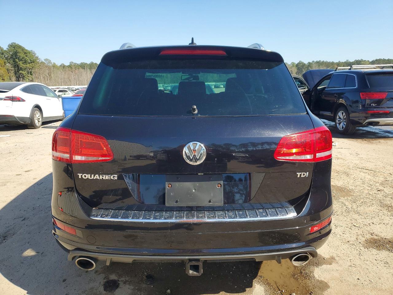 2014 VOLKSWAGEN TOUAREG TDI photo 11