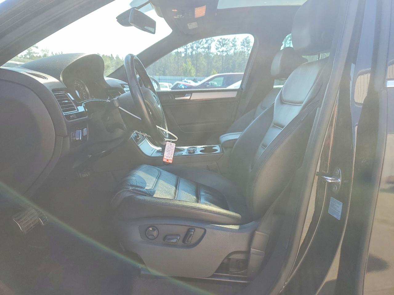 2014 VOLKSWAGEN TOUAREG TDI photo 13