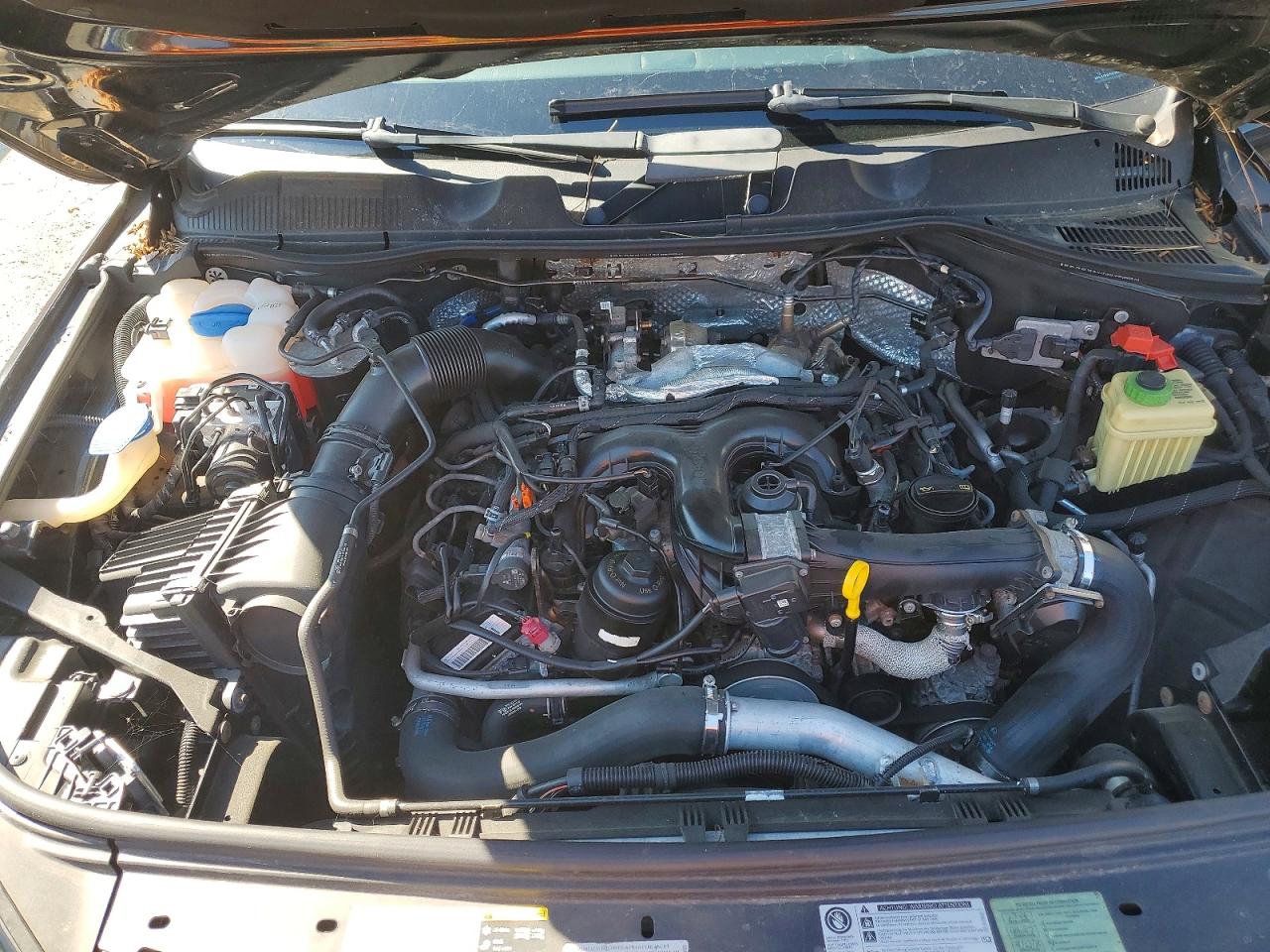 2014 VOLKSWAGEN TOUAREG TDI photo 23