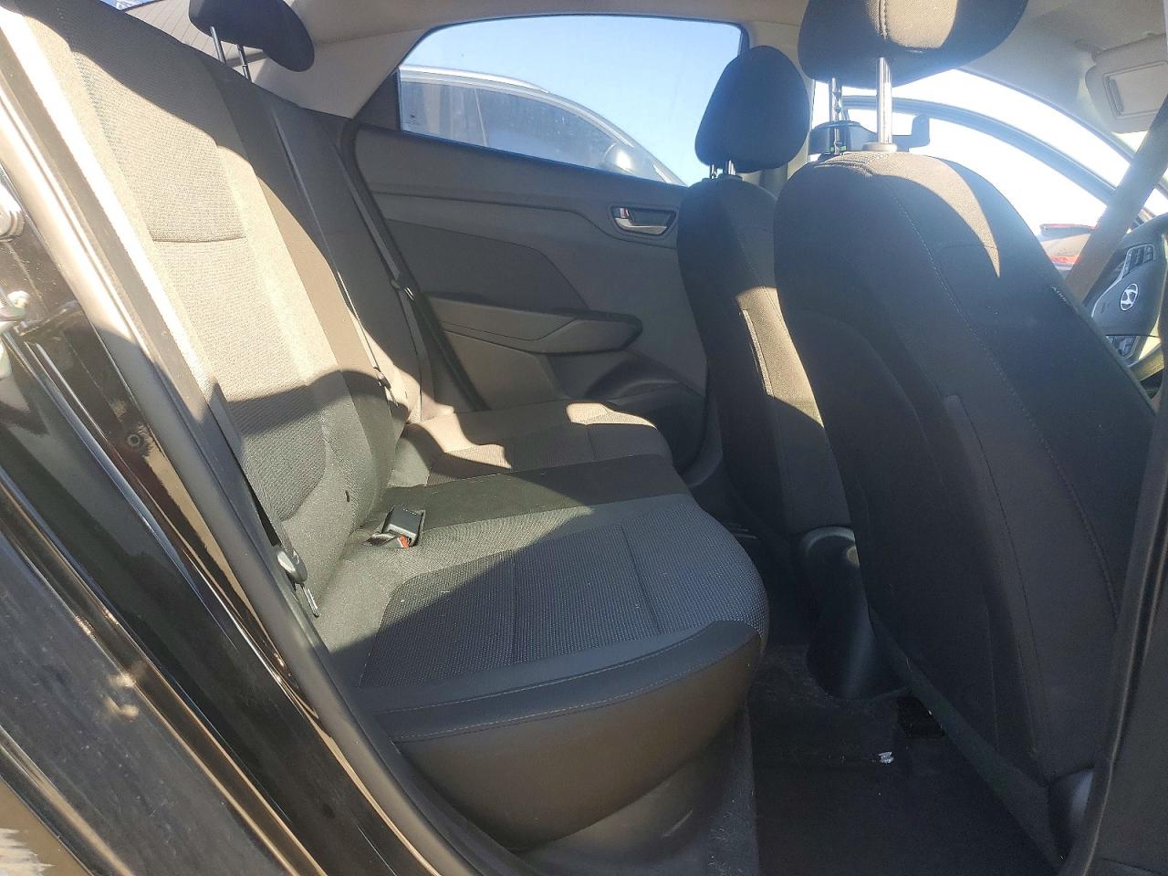 2019 HYUNDAI ACCENT SE photo 28