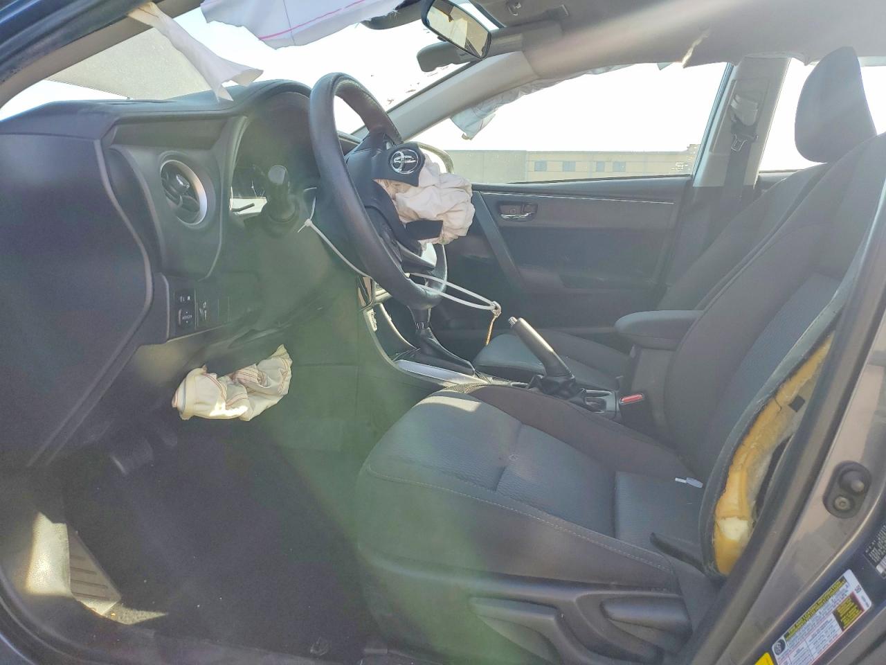 2019 TOYOTA COROLLA LE photo 13