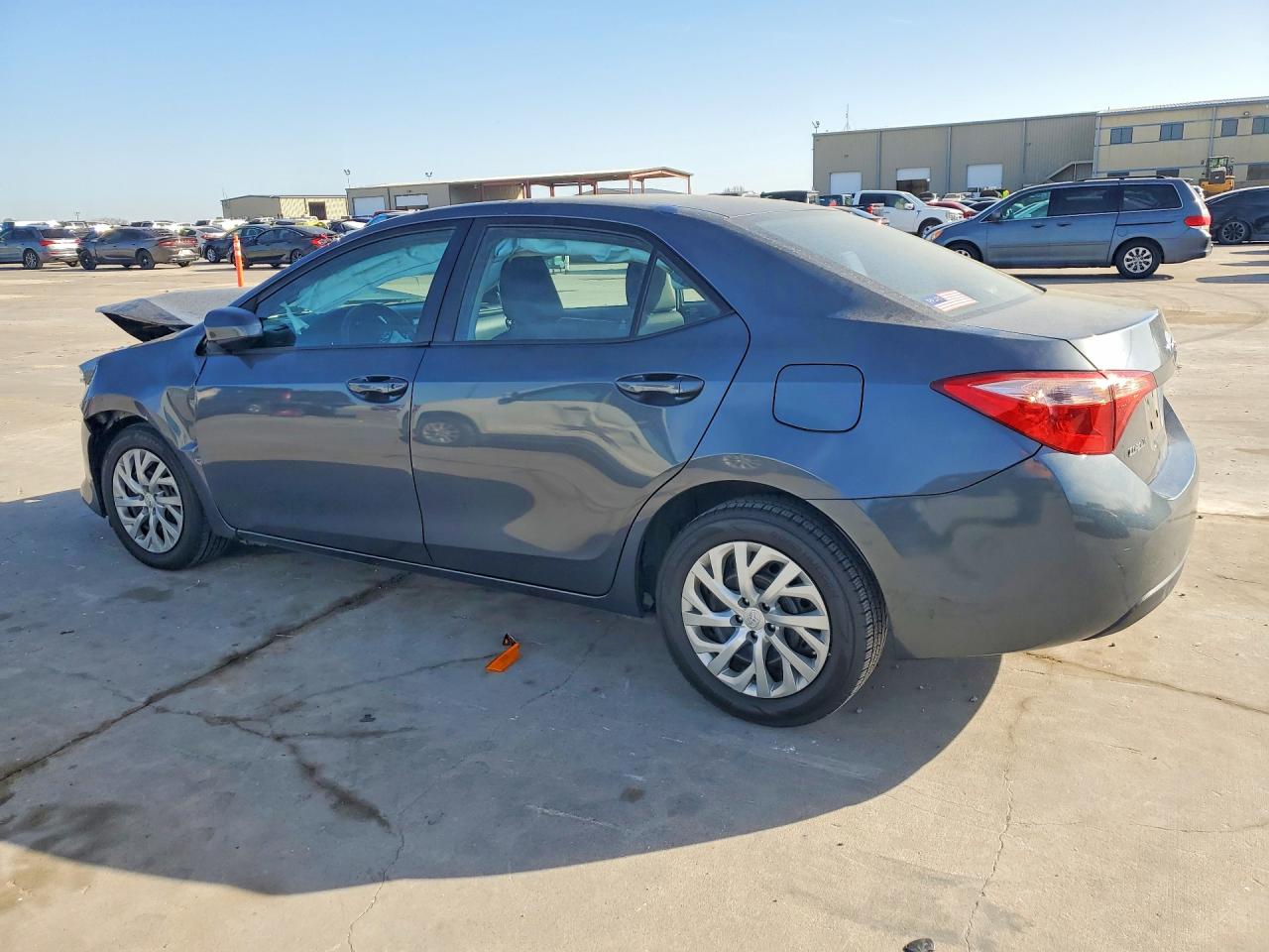 2019 TOYOTA COROLLA LE photo 3