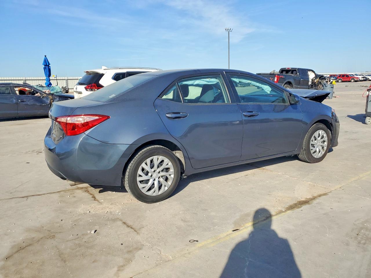 2019 TOYOTA COROLLA LE photo 5
