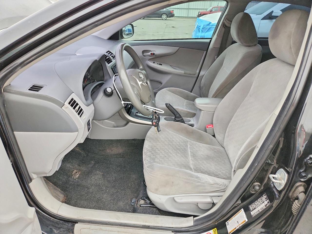 2009 TOYOTA COROLLA LE photo 13