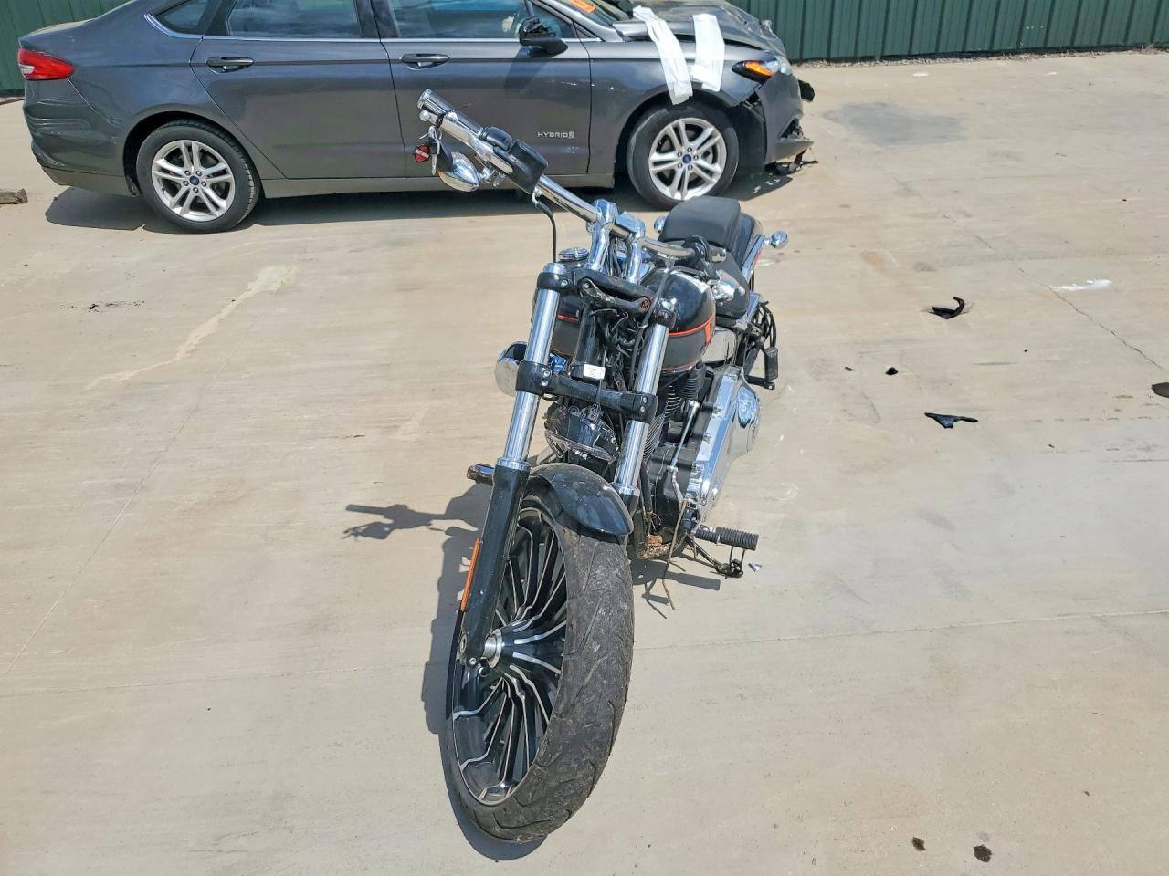 2024 HARLEY-DAVIDSON FXBR photo 4