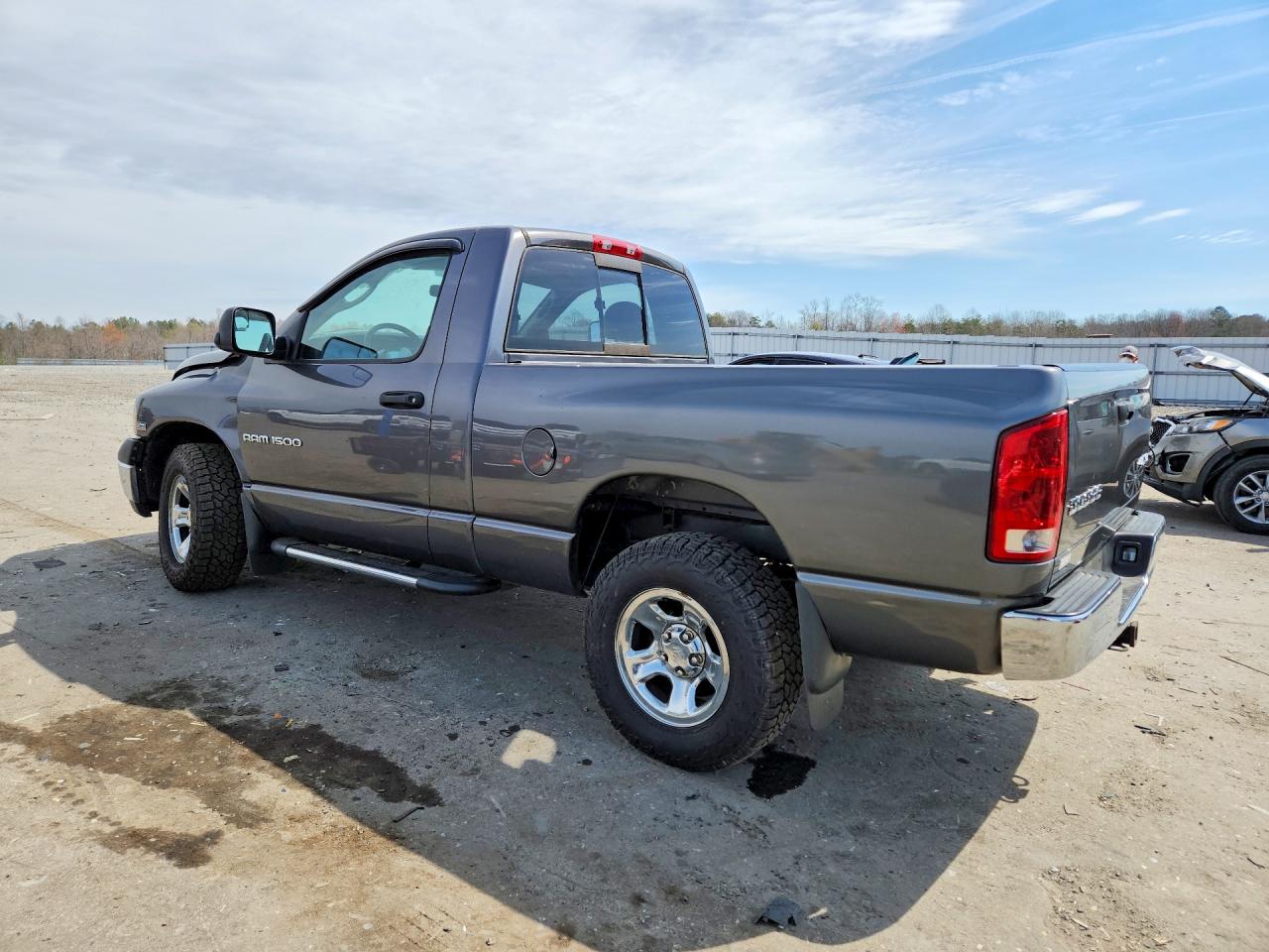 2003 DODGE RAM 1500 ST photo 3