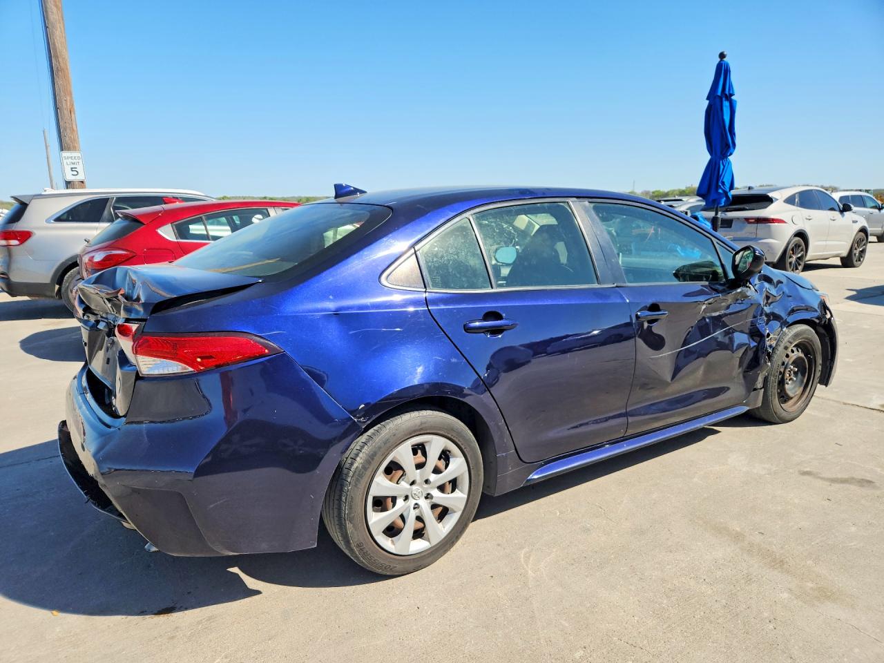 2020 TOYOTA COROLLA LE photo 3