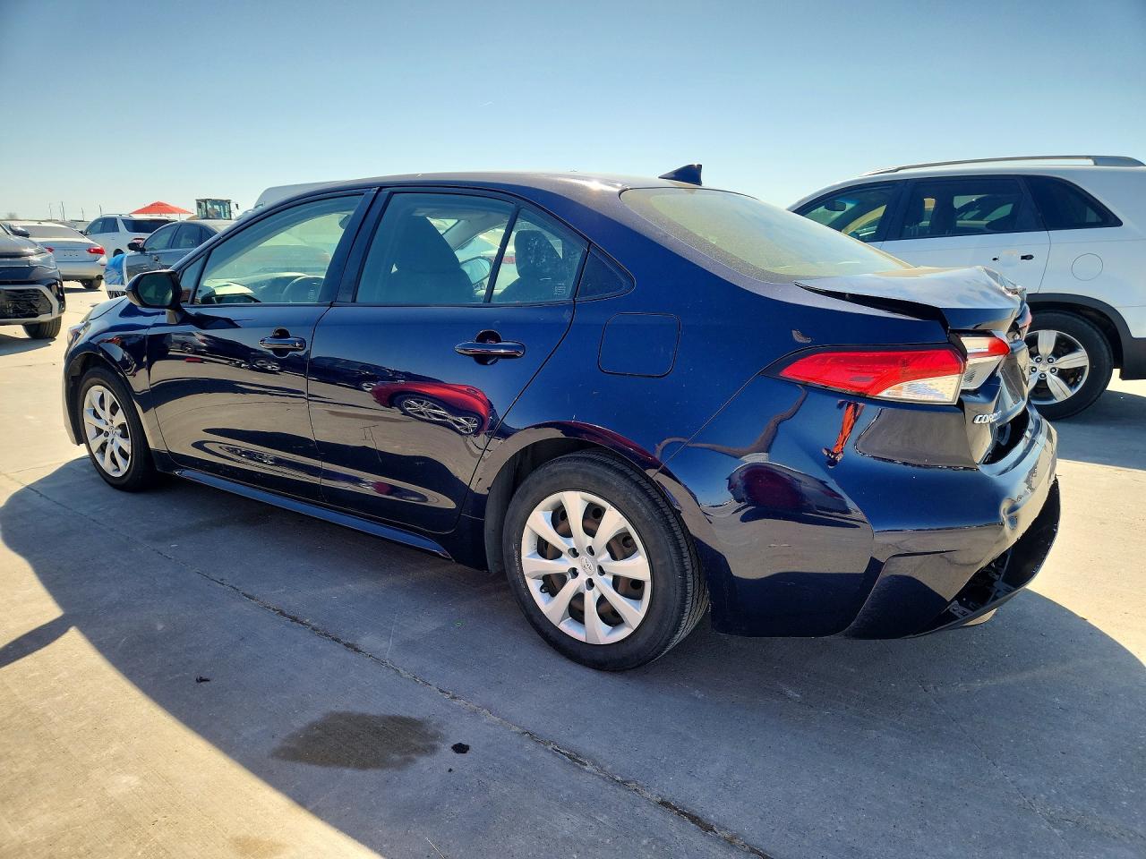 2020 TOYOTA COROLLA LE photo 2