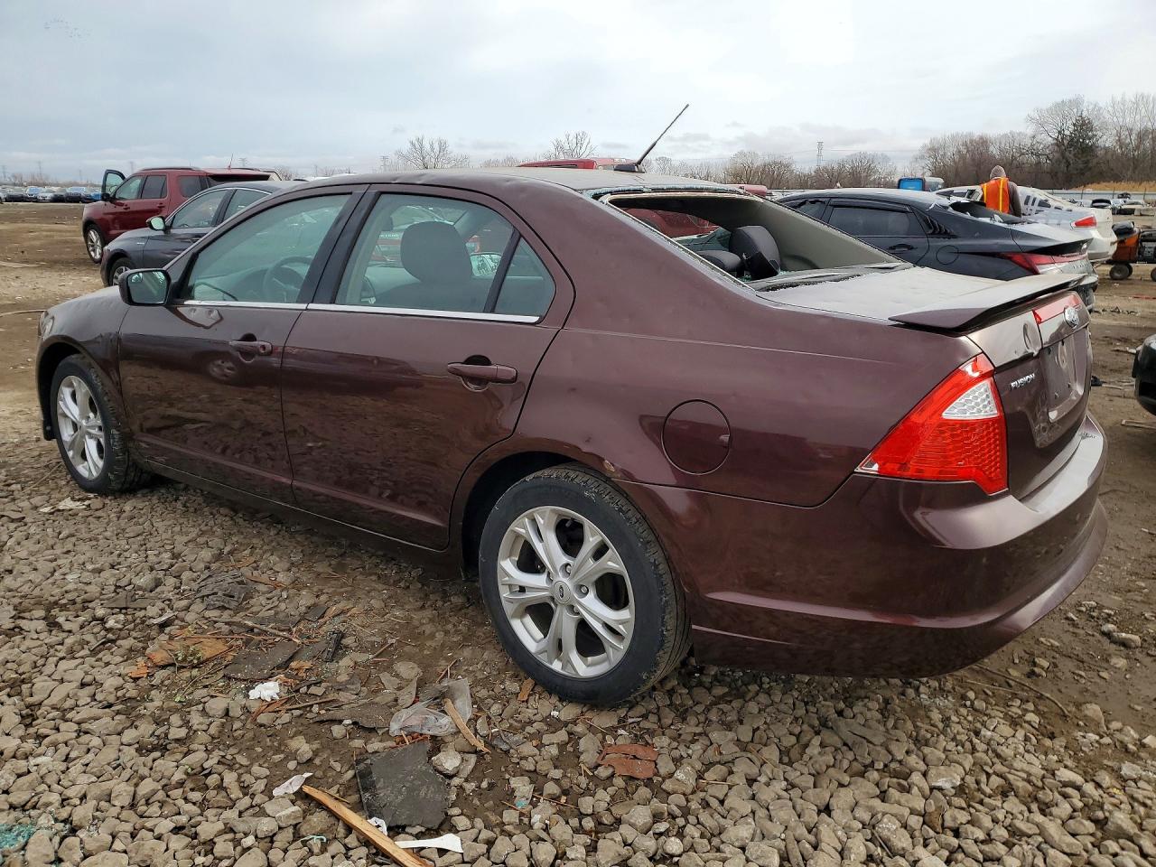 2012 FORD FUSION SE photo 2